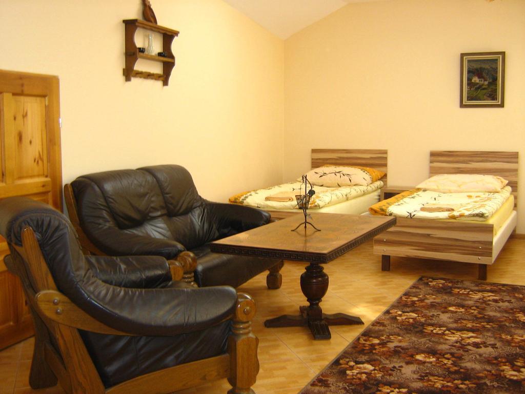 Gosciniec Podkowa Apartment Włodawa Стая снимка