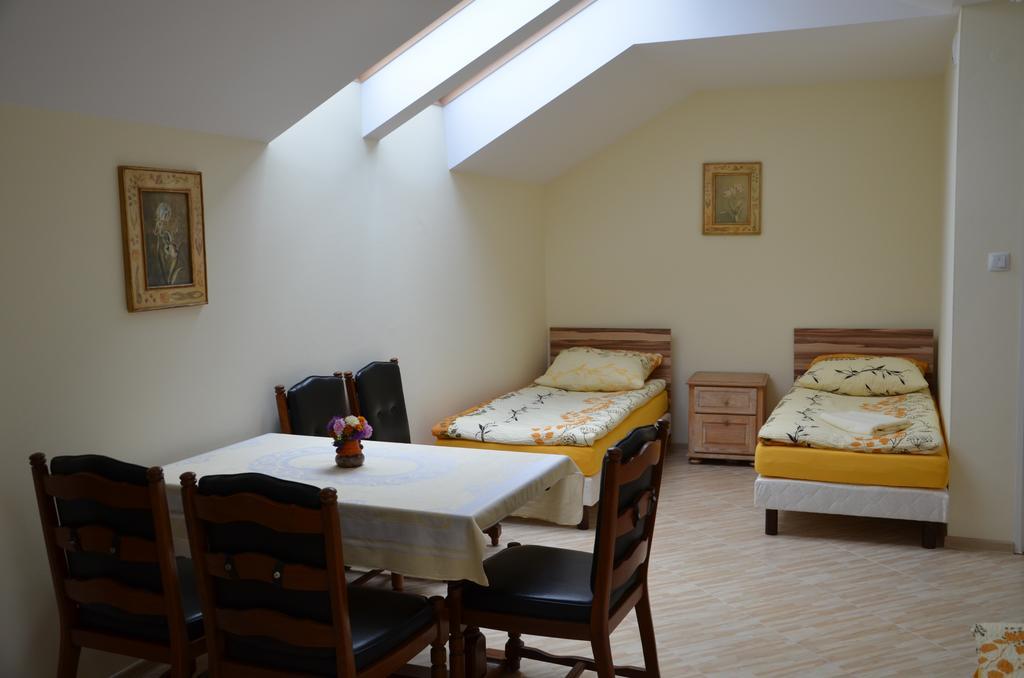 Gosciniec Podkowa Apartment Włodawa Стая снимка